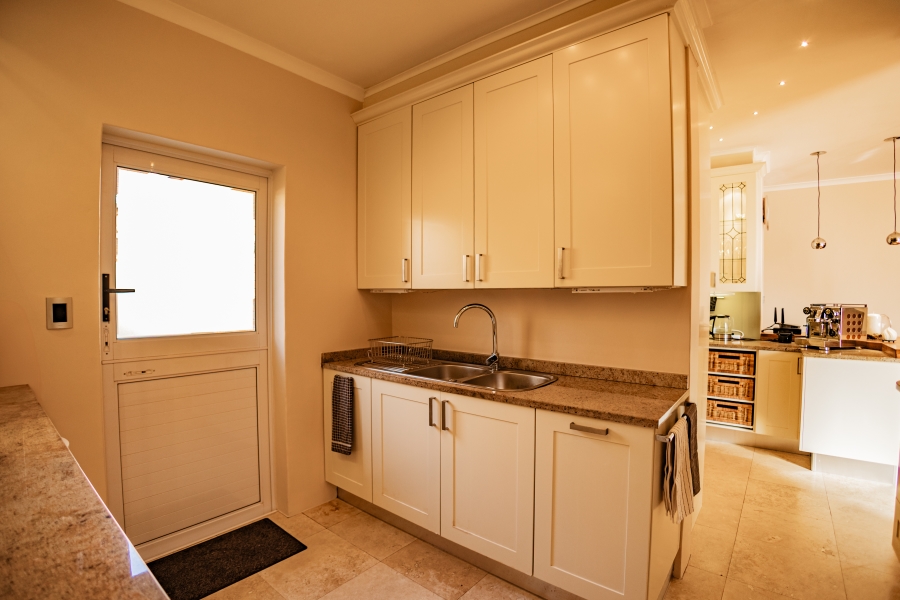 3 Bedroom Property for Sale in Kenridge Western Cape